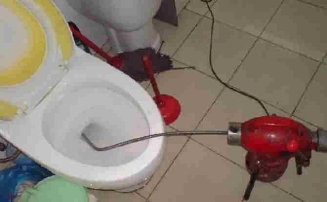 循化马桶通下水